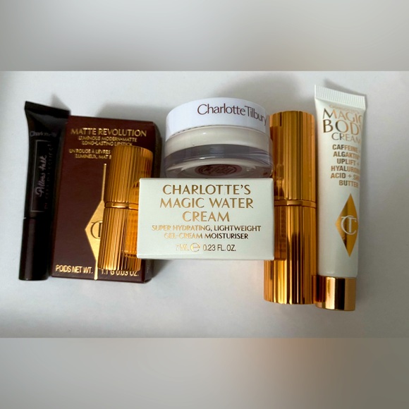 Charlotte Tilbury Beauty bundle and cosmetics bag - Picture 4 of 5